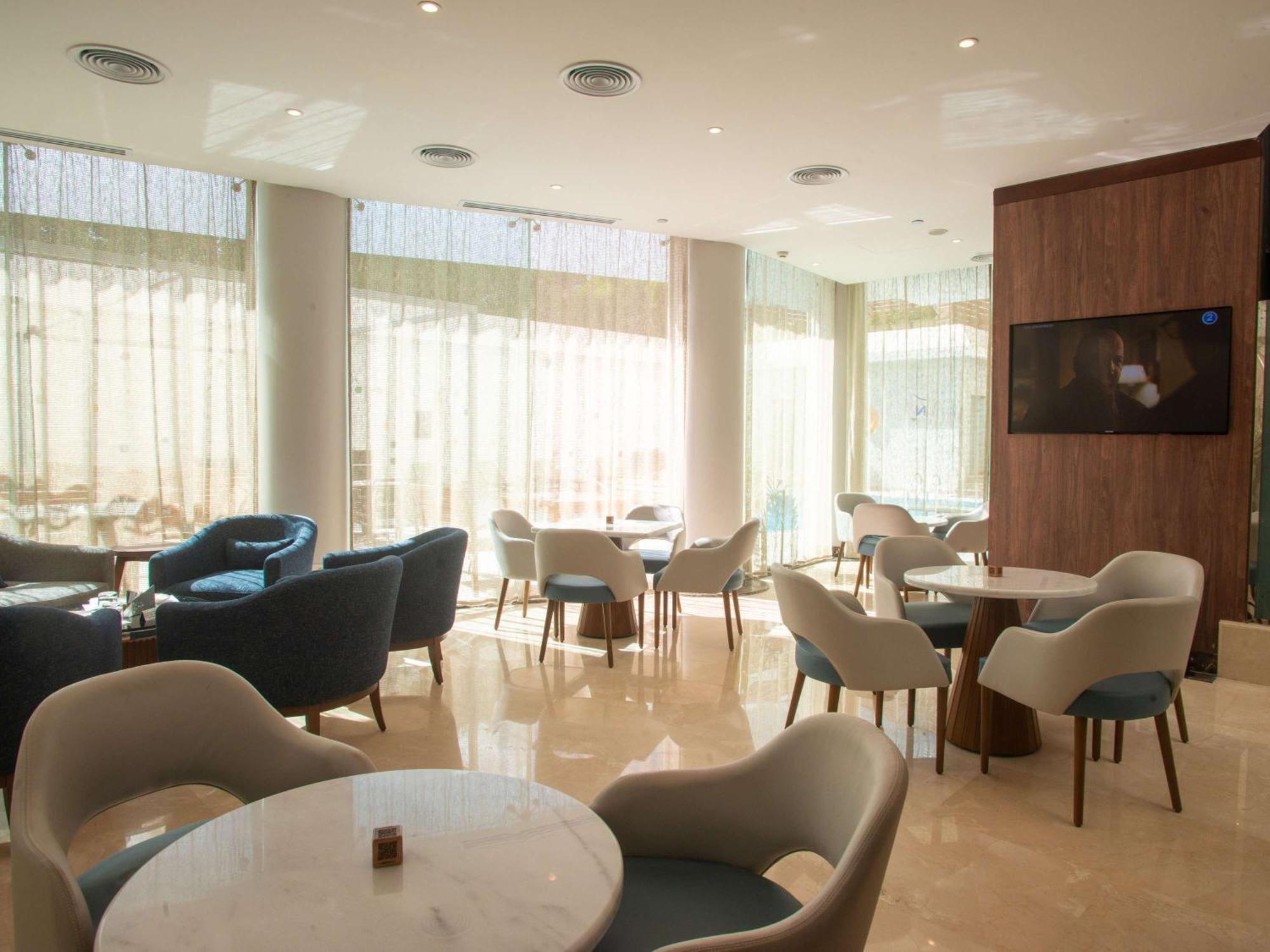 Hotel Novotel Cairo El Borg Giza Exterior foto